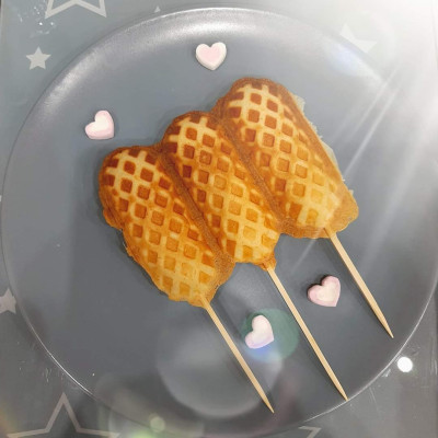 gebackene Stielwaffeln